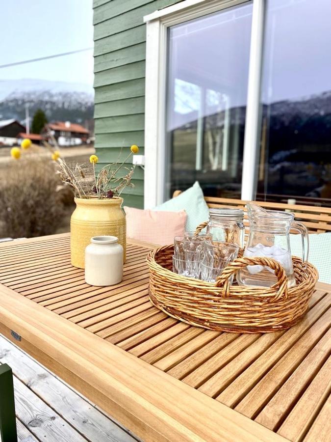 Stort Og Autentisk Hus I Skjak - Kort Vei Til Lom! Ngoại thất bức ảnh